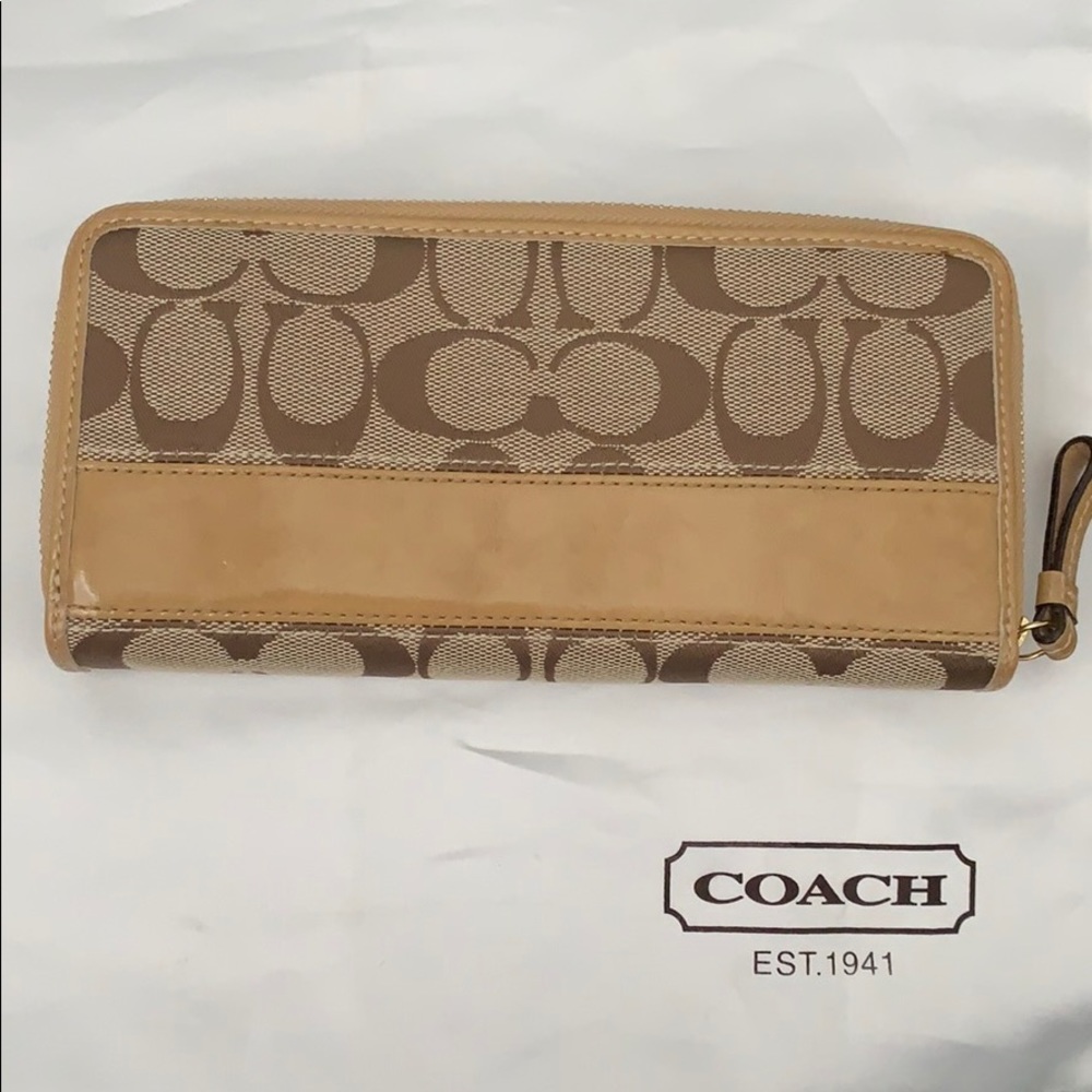 Wallet - Picture 2 of 5